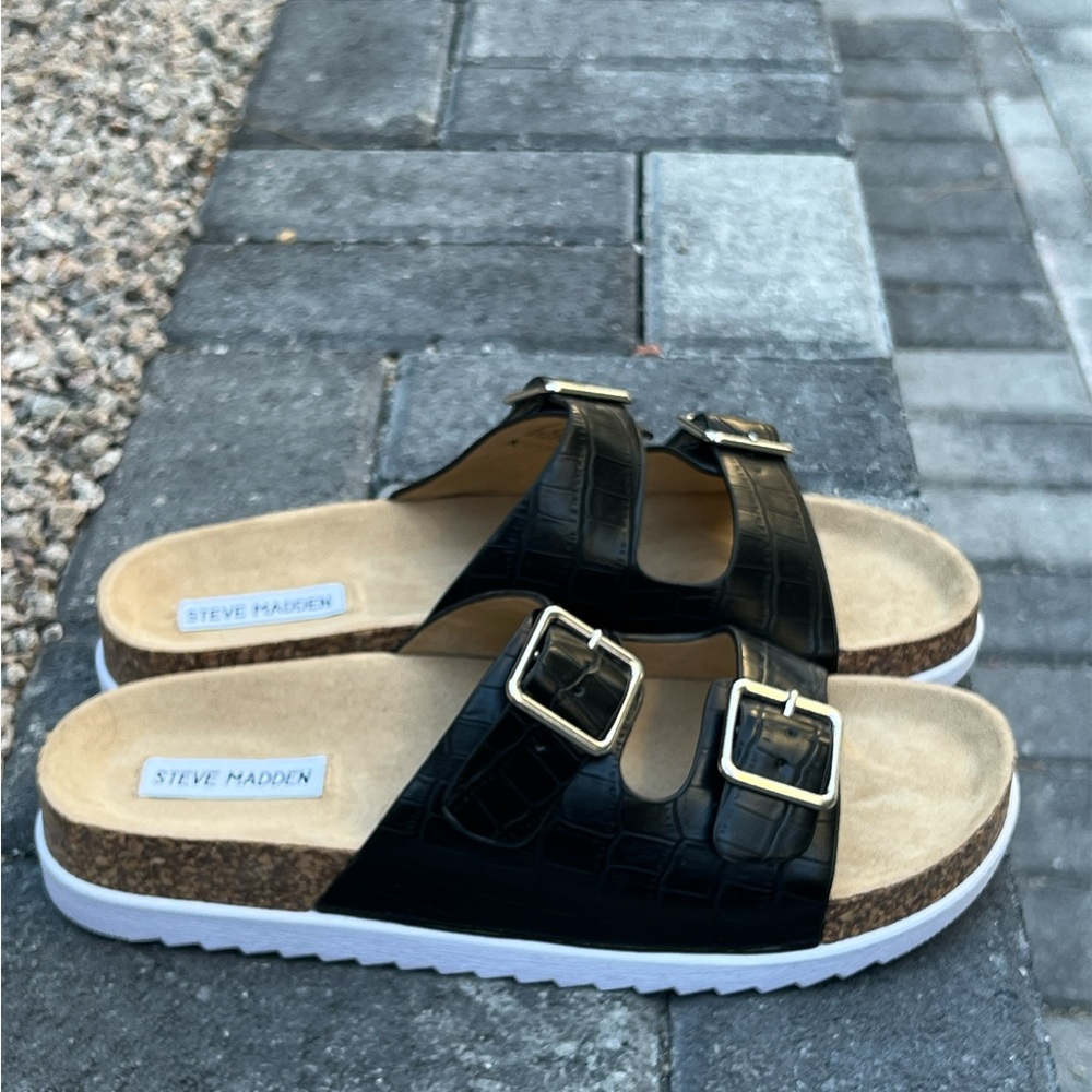 Steve Madden Croc Embossed Flat Sandals Size 10